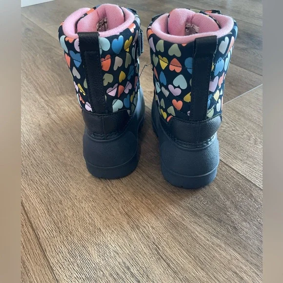 Heart Pattern Toddler Snow Boots Size 9T - Picture 4 of 6